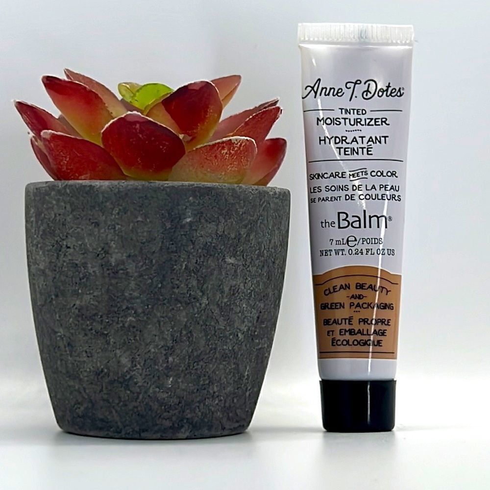 $10🌟 theBalm Anne T. Dotes Tinted Moisturizer #26
